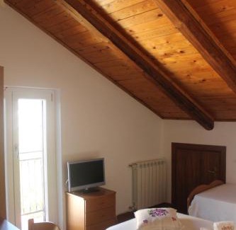 Piaggine Bed & Breakfast | Family-Friendly Stay at Casa delle Grazie with Pet Amenities