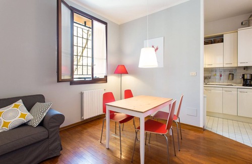 Historic Center Apartment | Casa delle Mura: Guest Rated 10/10 with Spa & Breakfast