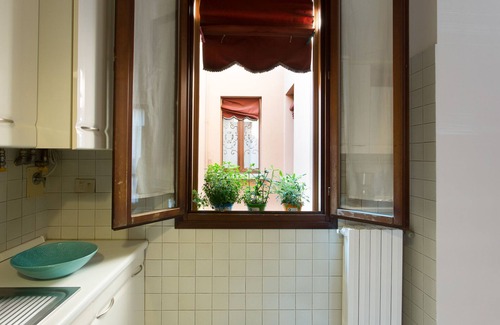 Historic Center Apartment | Casa delle Mura: Guest Rated 10/10 with Spa & Breakfast