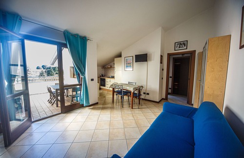 Brebbia Apartment | Casa delle Stelle: Residence with Pool Near Lake Maggiore