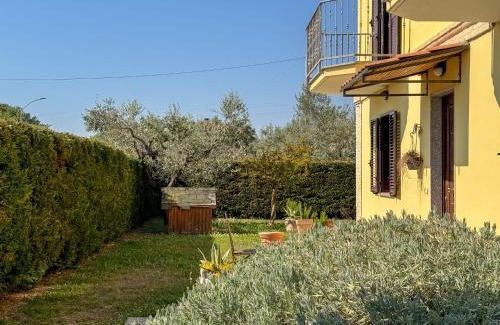 San Vito Chietino Villa | Casa dello Psiconauta: Tranquil Atelier with Garden Retreat