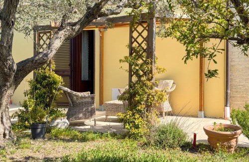 San Vito Chietino Villa | Casa dello Psiconauta: Tranquil Atelier with Garden Retreat