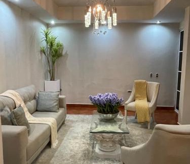 Comayagua House | Idyllic Retreat at Casa dentro del Campo de Golf