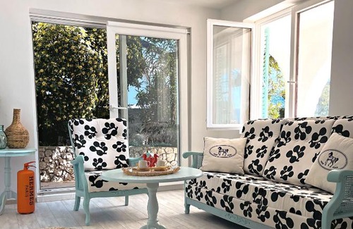 Neum Villa | Discover Casa di Campara Terrain: Family-Friendly Getaway