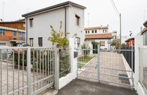 Campalto Apartment | Guest Rated 9.1: Casa di Chiara near Venice & VCE Airport