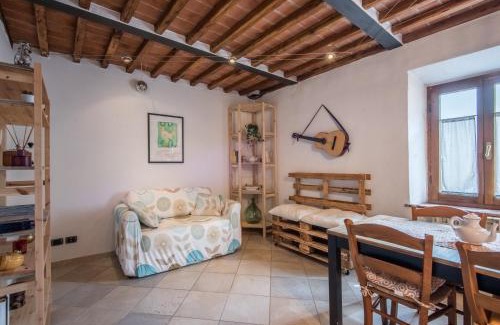Chiusdino Apartment | Welcoming Casa di Franca in Historic San Galgano