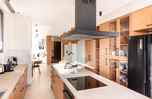Limeniskos Villa | Discover Casa di Franco: Chic Design with Ocean Views