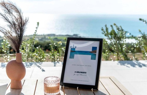 Limeniskos Villa | Discover Casa di Franco: Chic Design with Ocean Views