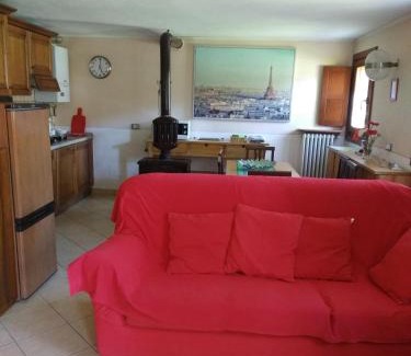 Pettenasco Apartment | Pet-Friendly Casa di Giò with Oceanfront Views