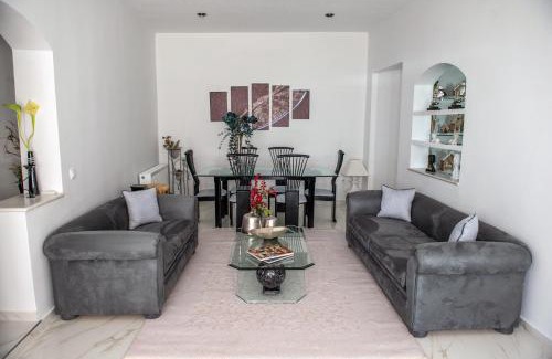 Kalambaka Apartment | Discover Casa di Gio: 4-Star Family-Friendly Retreat