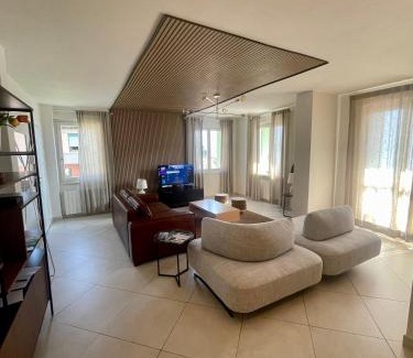 Lovere Apartment | Discover Casa di Giulia: 4-Star Stay with a 9/10 Rating