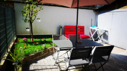 Carpenedo House | Pet-Friendly Retreat at Casa di Joy with Breakfast Included