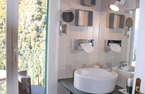 Mazzola House | Relaxing Getaway at Casa di Lucia with Spa & Pool Access