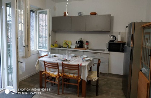 Brugherio Apartment | Oceanfront Escape at Casa di Lucy e Max with Spa Amenities