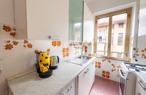 Camilluccia Apartment | Cozy Casa di Marianna e Vittorio with Breakfast Included