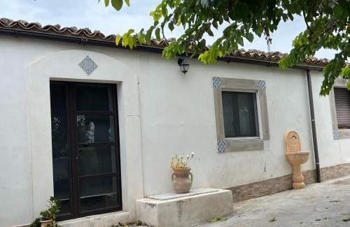 Chiaramonte Gulfi Bed & Breakfast | Pet-Friendly Comfort at Casa di Mirto - Rated 9.2/10
