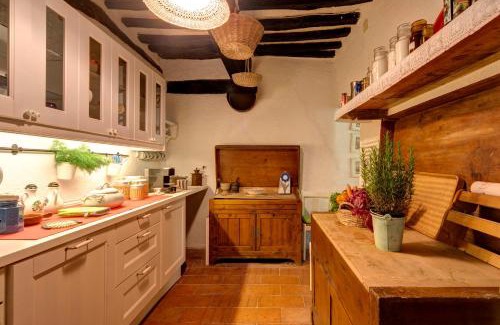 Fabriano House | Cozy Casa di Nonna Nuccia: Oceanfront Escape with Spa