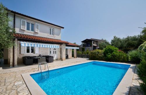 Radini Villa | Stunning Casa di Oliva: Oceanfront Retreat, 9.8/10 Rated