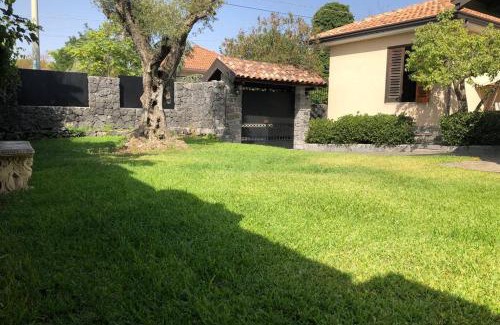 Mascalucia Villa | Enchanting Casa di Paco in Nicolosi with Oceanfront Views
