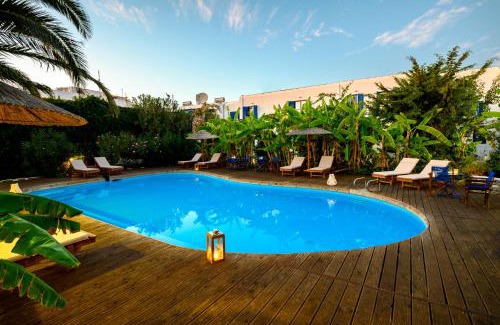 Parikia Apartment | Discover Casa Di Roma: Oceanfront Oasis for Families
