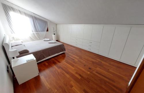 Ponte San Nicolo Apartment | Child-Friendly Retreat at Casa di Vika - Guest Rated 9.8