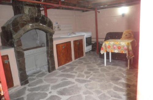 Navodari House | Cozy Casa Didina: Pet and Child Friendly Getaway