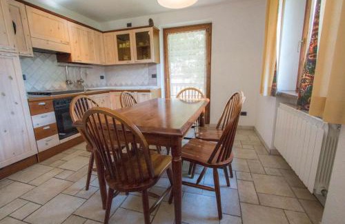 Gimillan Apartment | Casa Dina: Guest Rated 8.8 - Family & Pet Friendly Retreat