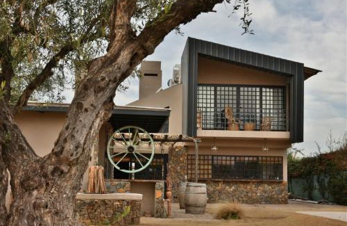 Vistalba House | Experience CASA DISTINTA: 10/10 Rated with Pool & Hot Tub