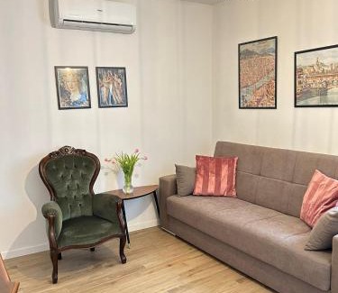 Figline e Incisa Valdarno Apartment | Discover Casa Divina: Family-Friendly with Kitchen Amenities