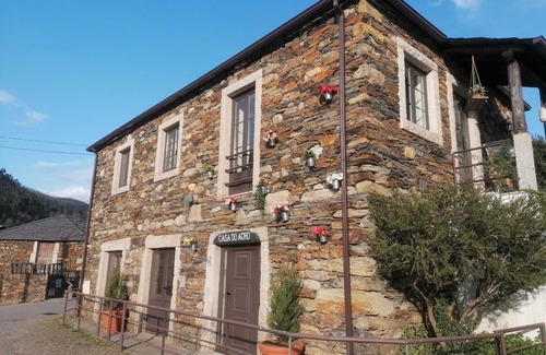 Espiunca House | Discover Casa do Adro near Passadiços do Paiva – Pool & Spa