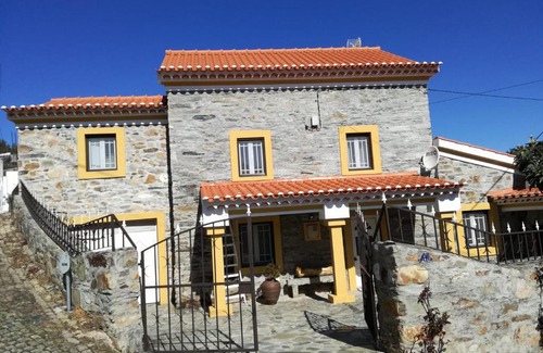 Proenca-a-Nova House | Casa do Adro: Top-Rated Pet-Friendly Family Retreat