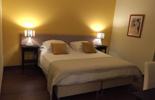 Azambuja House | Elegant Casa do Alfaro: Guest Rated 9.6 with Pool & Spa