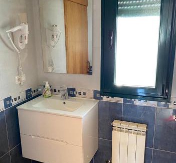 Portomarin House | Pet-Friendly Casa do Aloumiño with Family Amenities Await