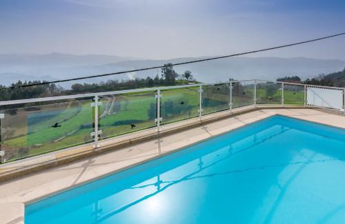 Bico House | Stunning Casa do Alto do Vez: Guest Rated 9.8 with Pool