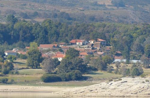 Montalegre House | Pet and Child Friendly Retreat at Casa do Alto Montalegre