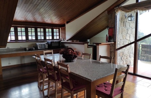 Portela Apartment | Top-Rated Casa do Alto with Pool & Ocean View in Braga