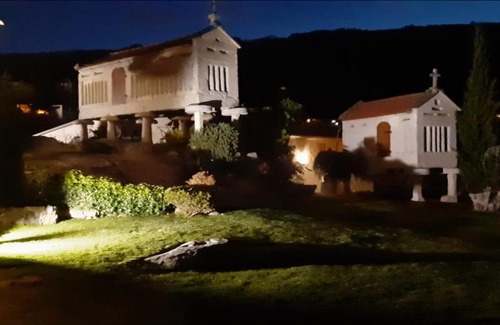 Vilaboa House | Pet-Friendly Casa do Americano: Rated 9.6/10, Family Fun!