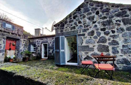 Sao Roque do Pico House | Pet-Friendly Escape at Casa do Arcanjo - Family Welcome!