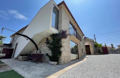 Freixo House | Casa do Arco: Guest Rated 9.8 with Oceanfront Pool