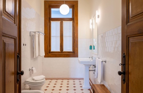 Uniao de Freguesias do Centro Bed & Breakfast | Elegant Casa do Arquiteto - Top-Rated Townhouse Retreat