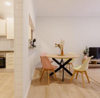 Setubal Apartment | Family-Friendly Retreat at Casa do Azulejo I - 4 Star Elegance