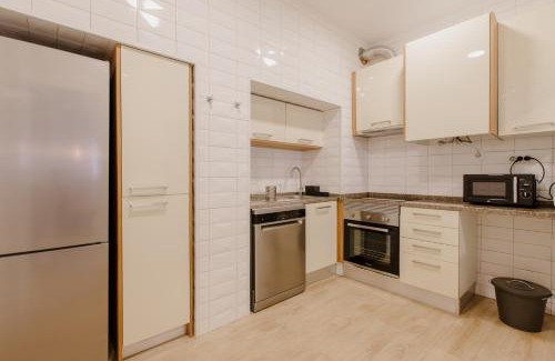 Setubal Apartment | Family-Friendly Retreat at Casa do Azulejo I - 4 Star Elegance