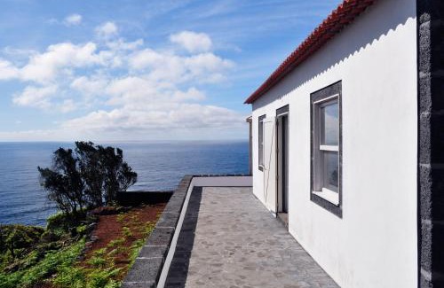 Calheta de Nesquim House | Oceanfront Bliss at Casa do Baleeiro - Rated 9.3/10