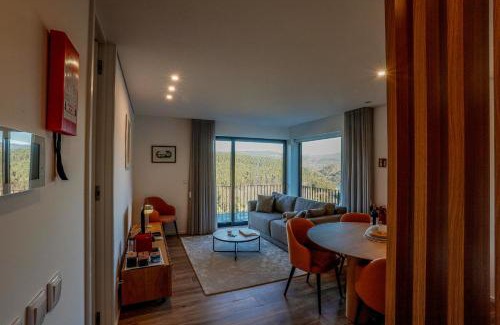 Vila House | Relax at Casa do Barbeiro with River Minho Views