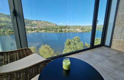 Castrelo de Mino House | Oceanfront Casa do Barqueiro LOUREIRA: Pet-Friendly Retreat