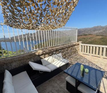 Montalegre House | Beautiful Casa do Beija: Oceanfront Family Retreat