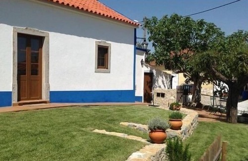 Mafra Cottage | Discover Casa do Borratém: Oceanfront Retreat for Two