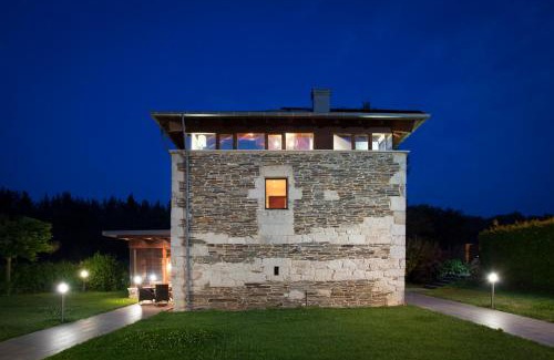Sarria House | Discover Casa Do Bosque: Family-Friendly Retreat with Pool