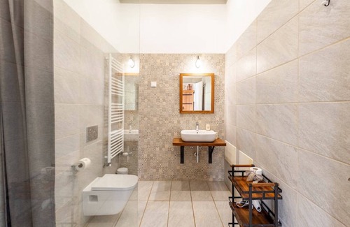 Tondela Bed & Breakfast | Top-Rated Casa do Cabeço with Spa & Family-Friendly Amenities