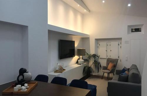 Evora Apartment | Elegant CASA DO CABIDO: Top-Rated Stay with Great Amenities
